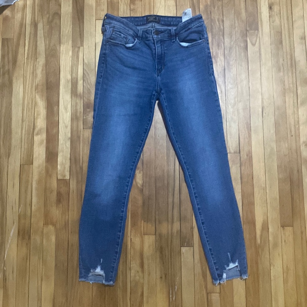 Size 4 (27) gently used Abercrombie jeans